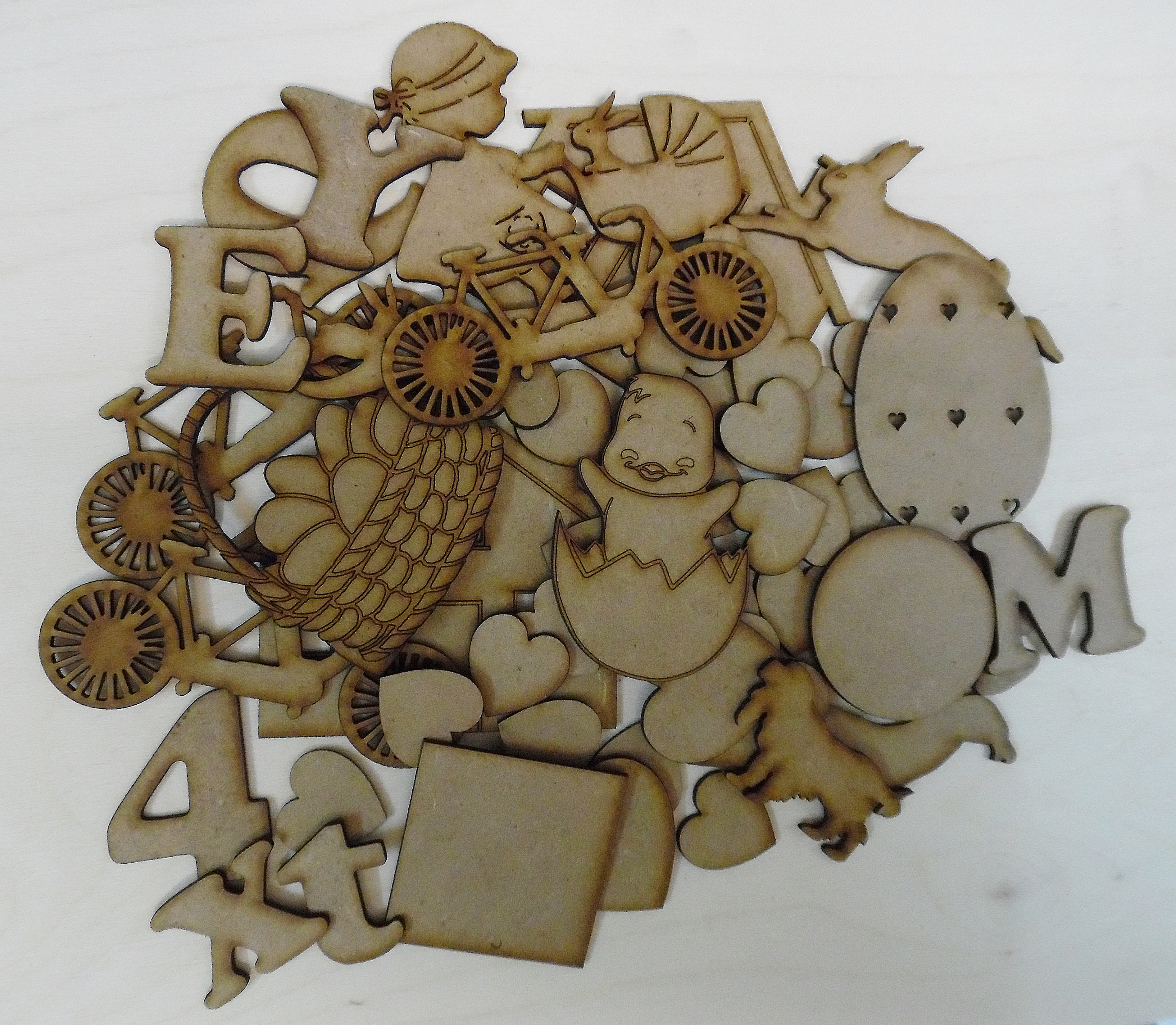 Wood circles, squares and oval shapes for sign making and craft.  Made in Spain